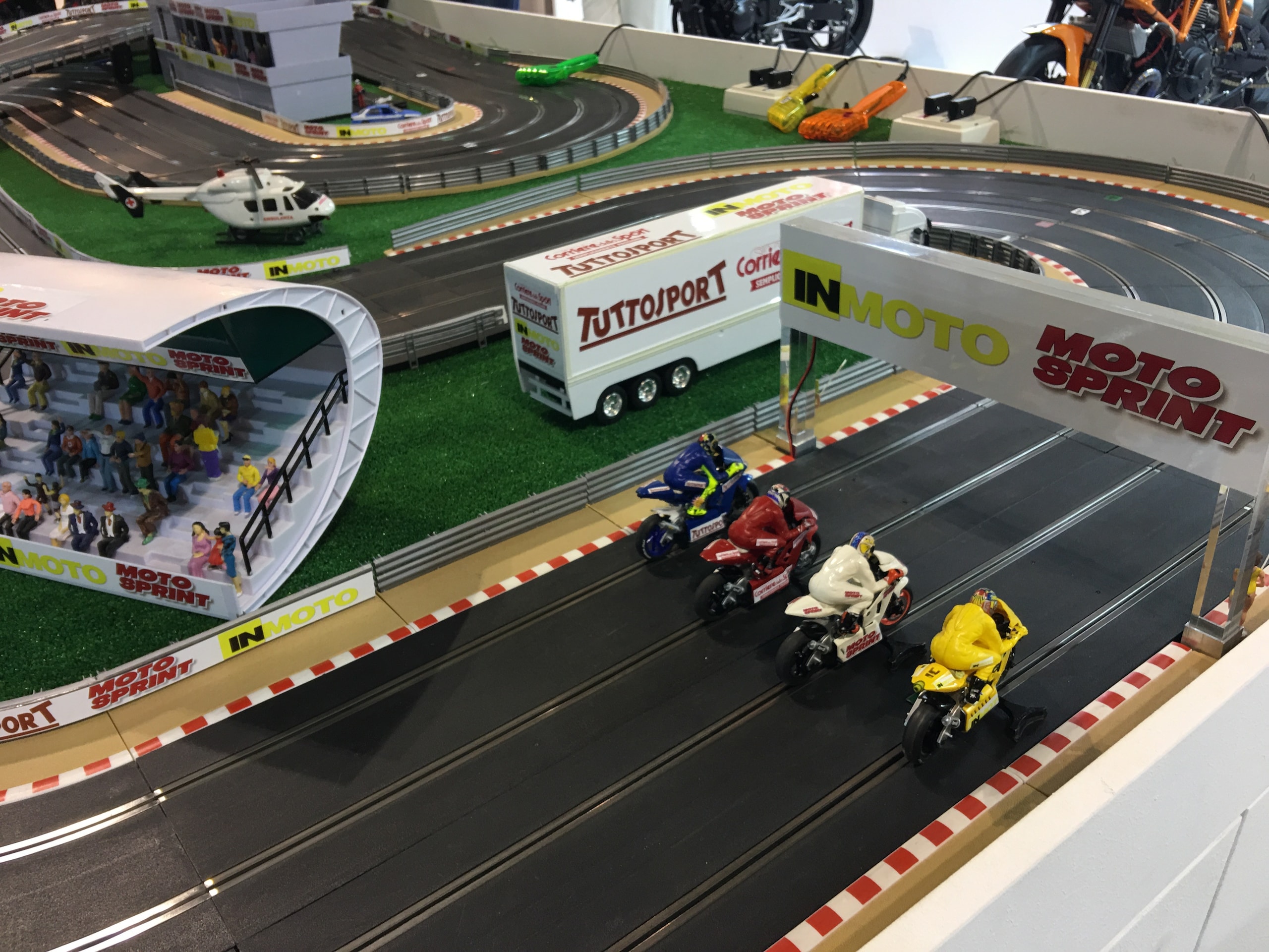 Aspettiamo all'EICMA le vostre #FACCEDAMOTO
