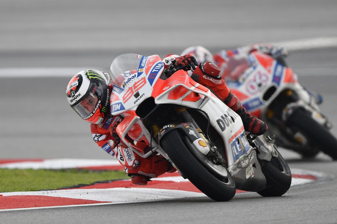 MotoGP day1: la Ducati di Lorenzo la più veloce, ma Dovi c'è