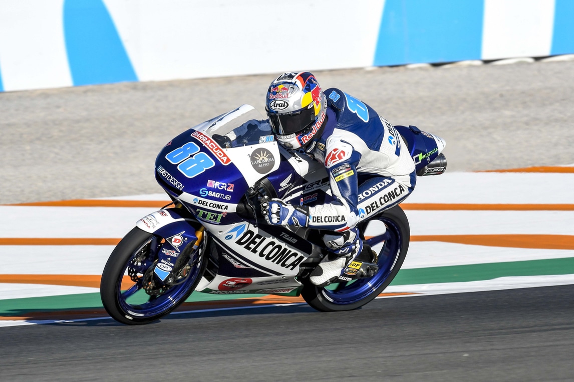 Valencia, gara Moto3: vince Martin!