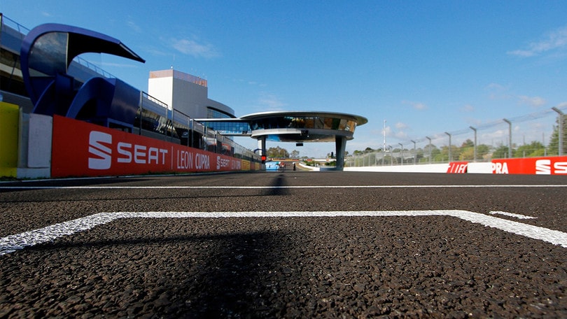 SBK: primi test al via