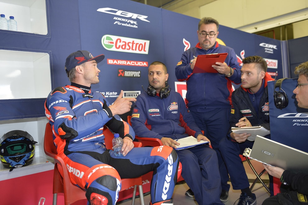 SBK Camier: "Ecco cosa c'è da migliorare sulla Honda"
