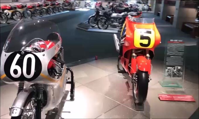 Rossi, Hailwood, Doohan e Marquez: Honda scopre i suoi “gioielli” - VIDEO