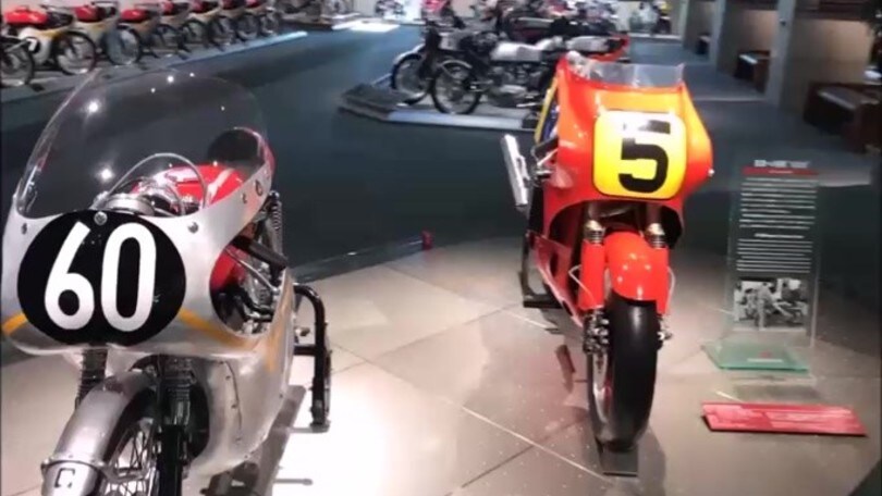 Rossi, Hailwood, Doohan e Marquez: Honda scopre i suoi “gioielli” - VIDEO