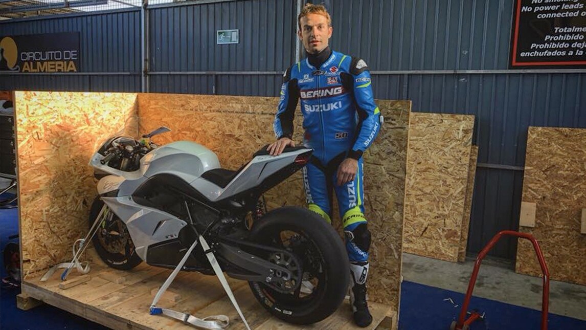 Moto-e: Guintoli prova l’elettrica del futuro mondiale