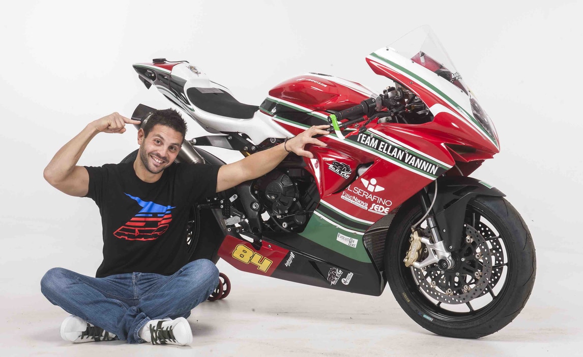 Michel Fabrizio con la MV Agusta del Team Ellan Vannin - FOTO