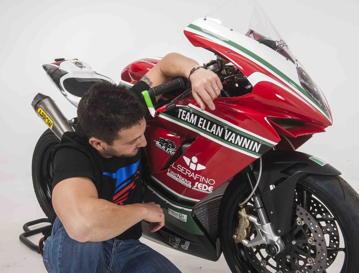 Michel Fabrizio con la MV Agusta del Team Ellan Vannin - FOTO