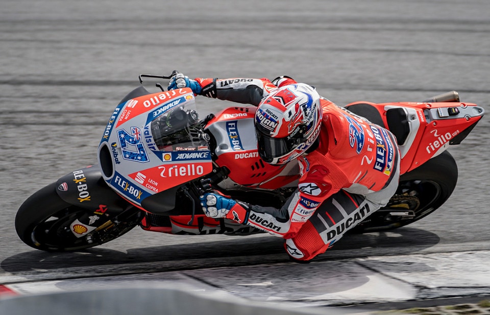 Test Sepang day 2: Stoner vola sulla GP18