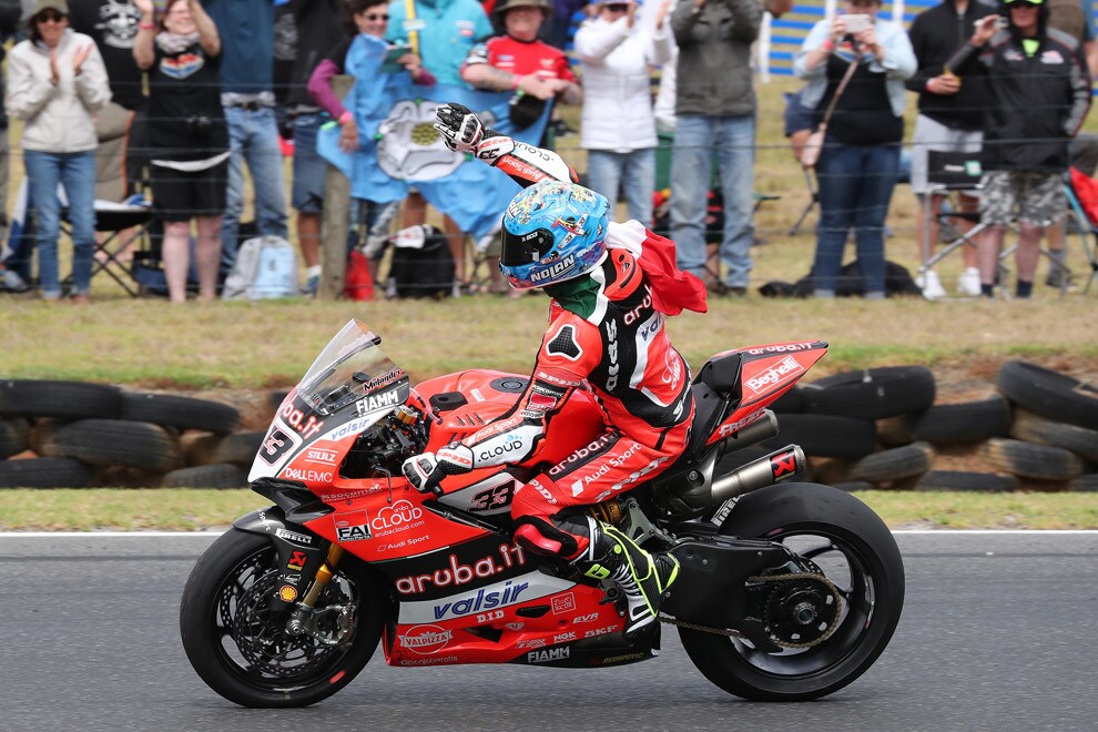 SBK Australia, gara1: Melandri, rimonta e vittoria!