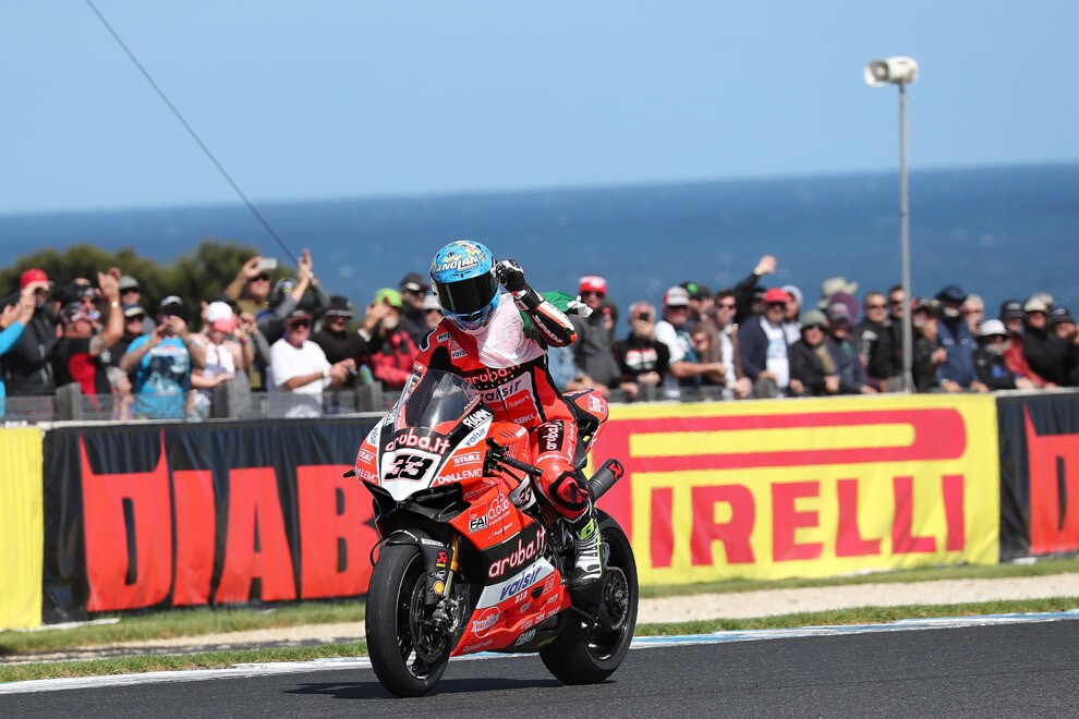 SBK Australia, gara2: Melandri, doppietta al fotofinish