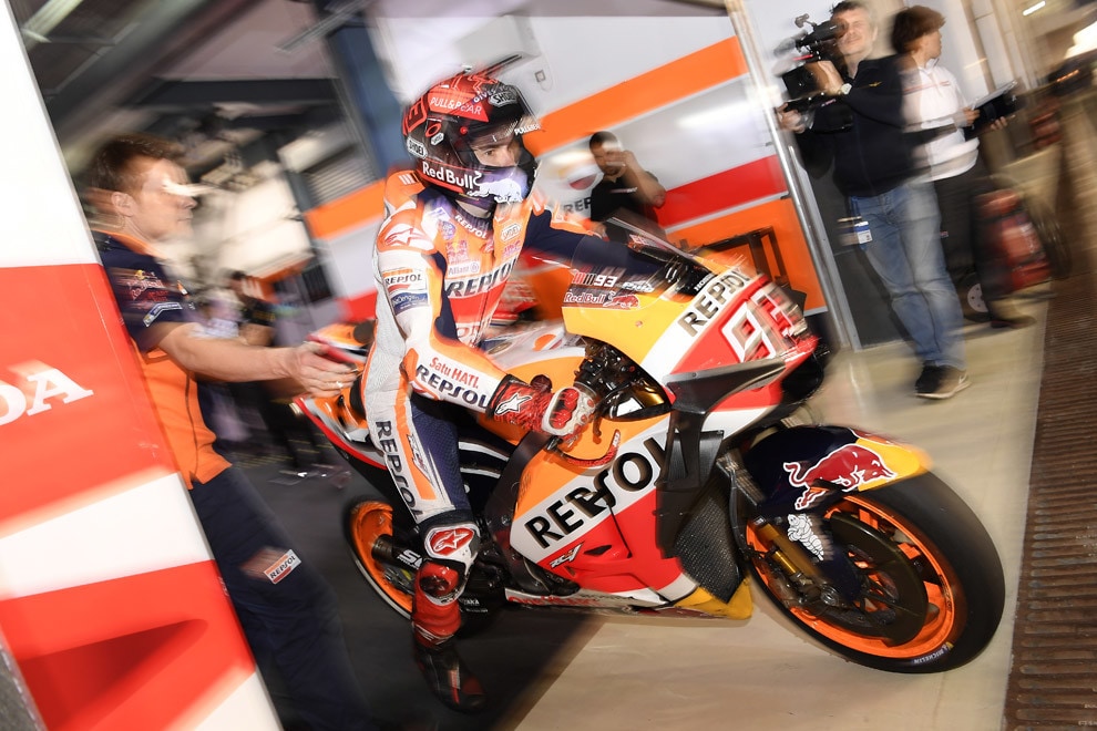 MotoGP Qatar: Marquez riparte da zero ma si candida per il titolo