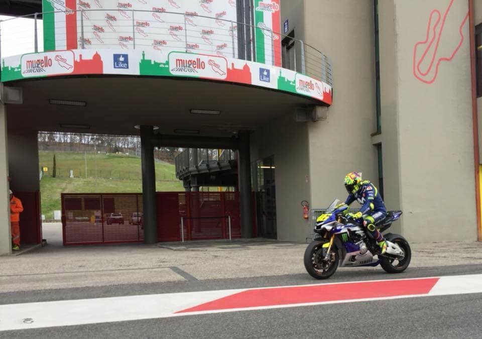 Valentino al Mugello con la Yamaha... Superbike