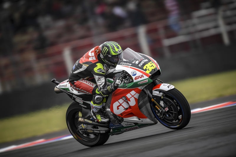 MotoGP Argentina: vittoria di Crutchlow. Marquez butta Rossi al tappeto