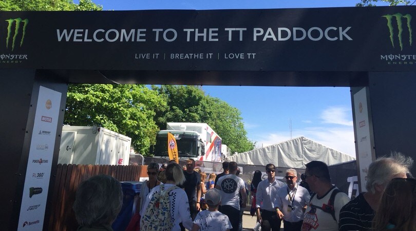 Tourist Trophy 2018 LIVE: l’atmosfera del paddock