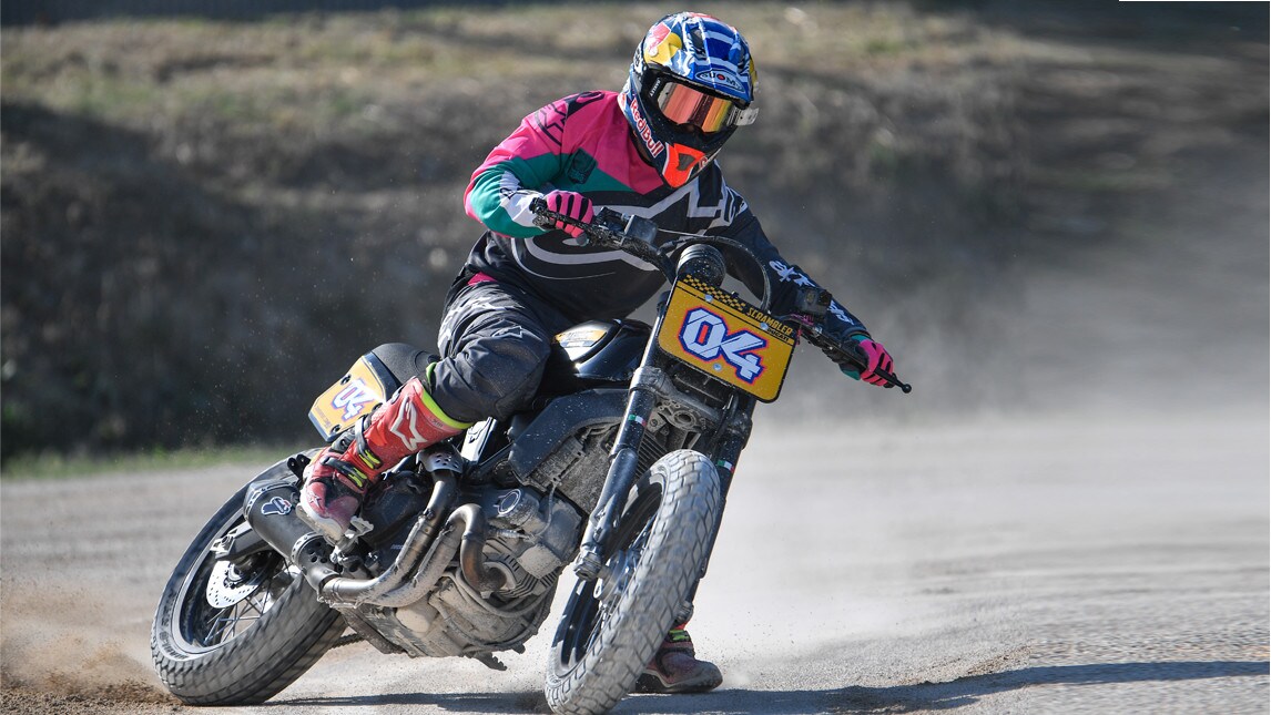 WDW: Dovizioso trionfa nella Scrambler Flat Track Race