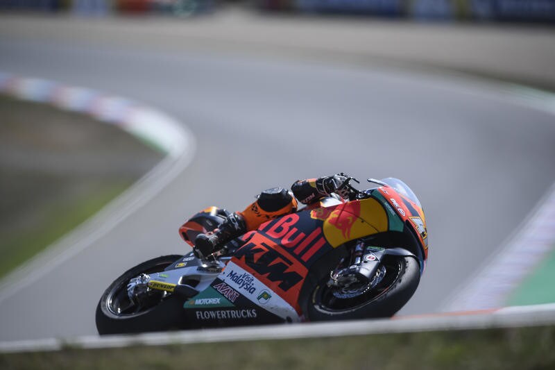 Moto2 Brno, gara: vittoria di Oliveira su Luca Marini