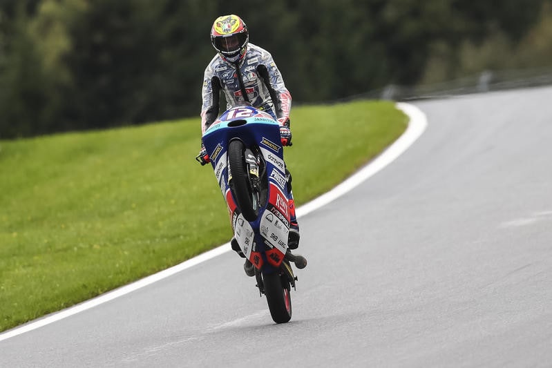 Moto3 Austria, gara: Bezzecchi vince, Martin eroico