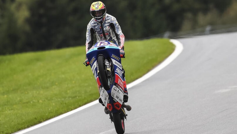 Moto3 Austria, gara: Bezzecchi vince, Martin eroico