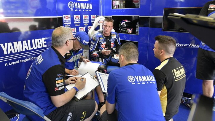 Yamaha “pesca” in SBK per i problemi di elettronica