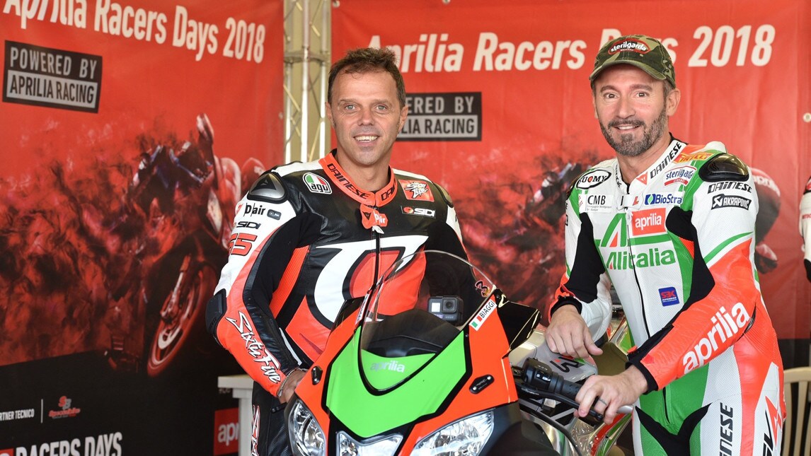 Biaggi e Capirossi in pista con l’Aprilia RSV4