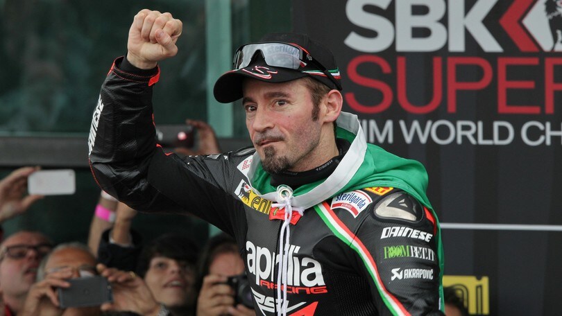 Flashback: Magny-Cours, Biaggi, e il mezzo punto più famoso della Superbike