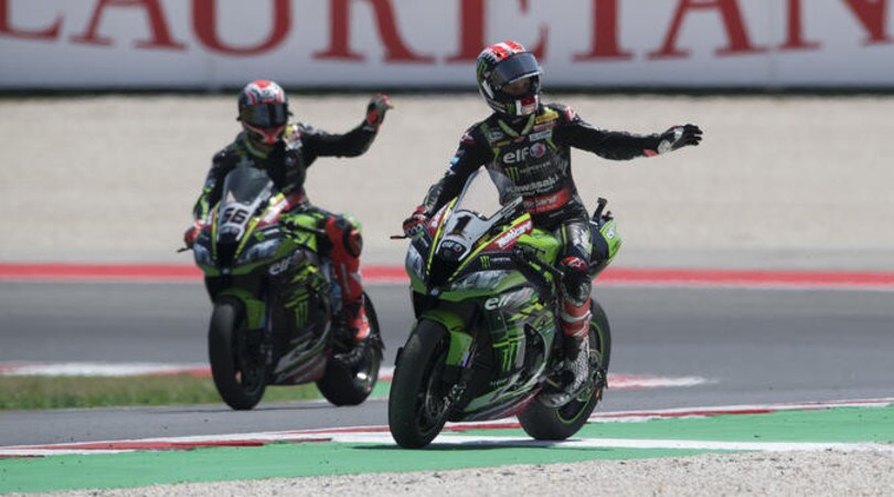 SBK Francia, day1: Kawasaki schiacciasassi