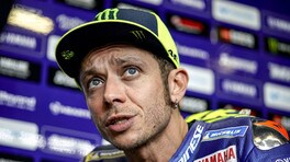 Rossi boccia le moto elettriche:”il suono del motore è 2 tempi”