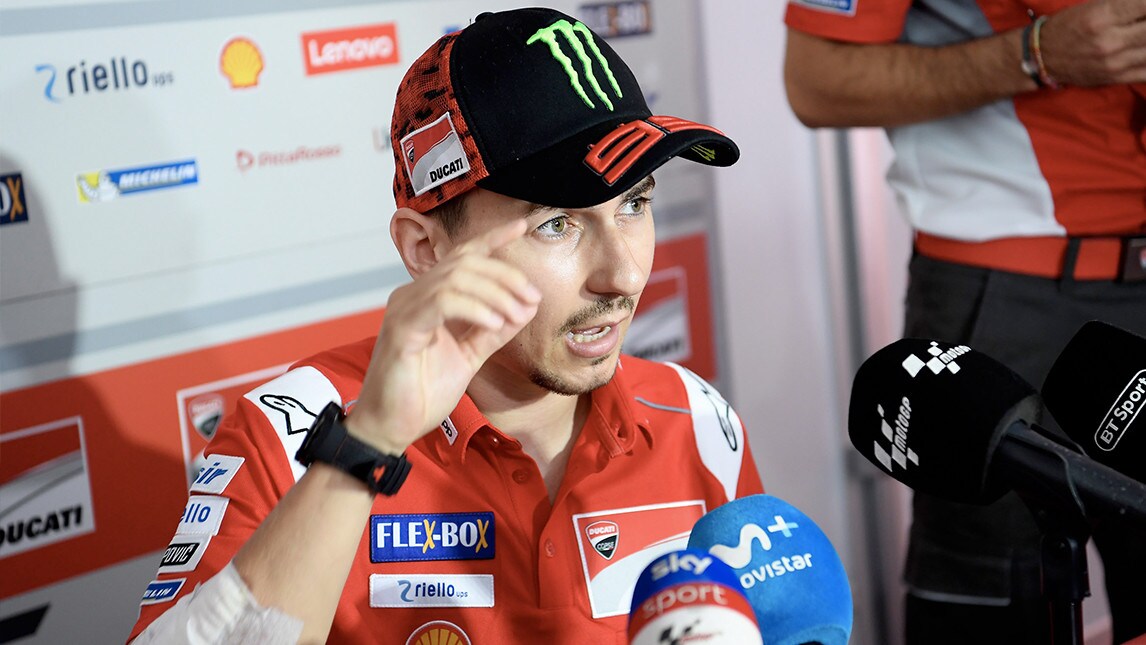 MotoGP, Lorenzo: “La frattura è più grave del previsto…”