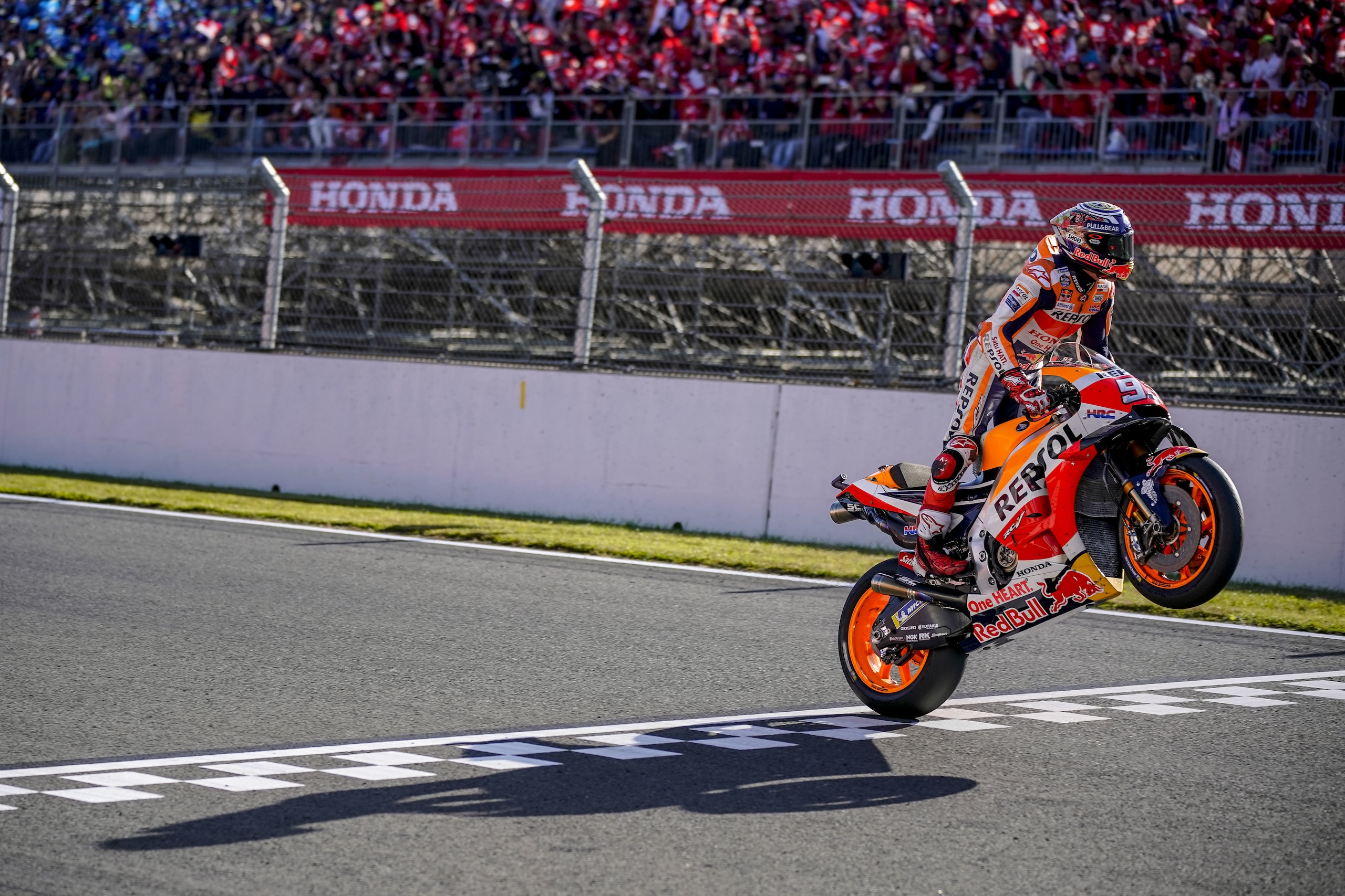 Il confronto a 25 anni: Marquez batte Rossi e Agostini