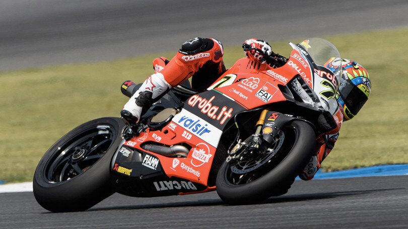 SBK, addio bicilindrico: parte l'era del Ducati V4