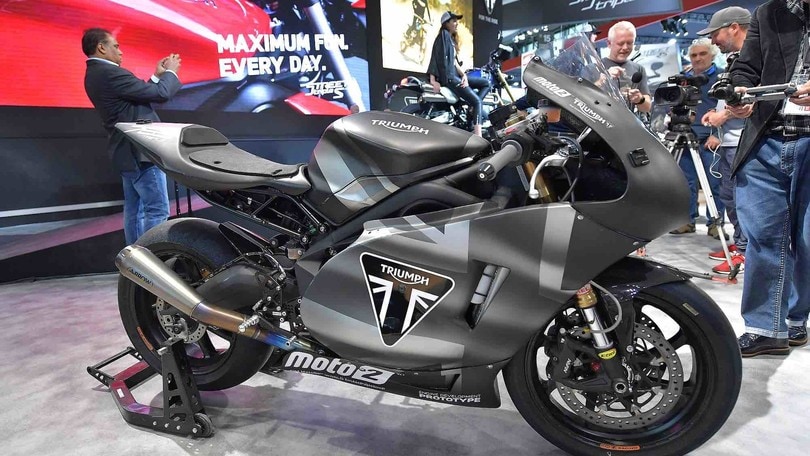 Moto2, il nuovo motore Triumph al Salone di Milano - FOTO