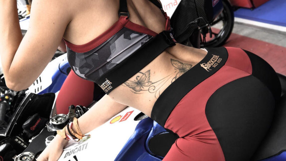 Le 50 sexy girls più esplosive della MotoGP: MEGA-GALLERY