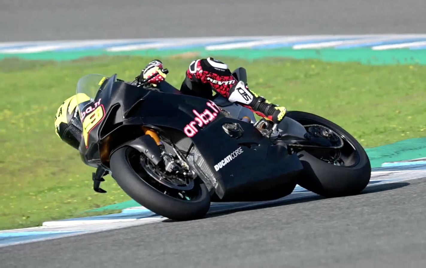 SBK Test Jerez: Panigale e Bautista, che concerto in pista! - VIDEO
