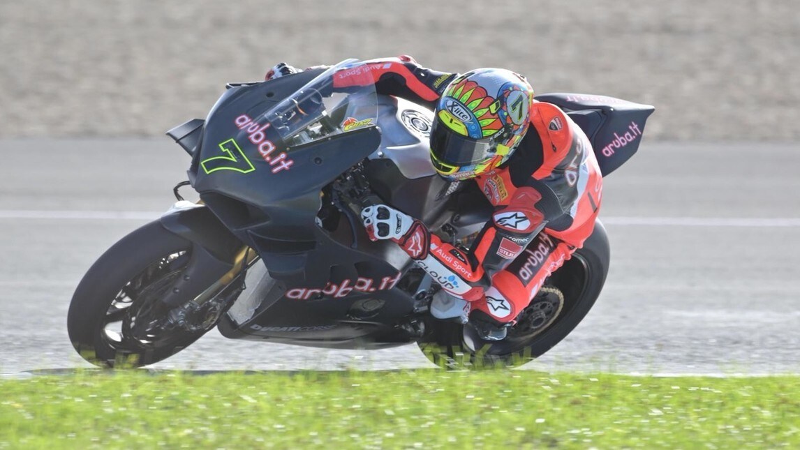 SBK, test Jerez, Davies: “C’è molto da imparare sul V4…”