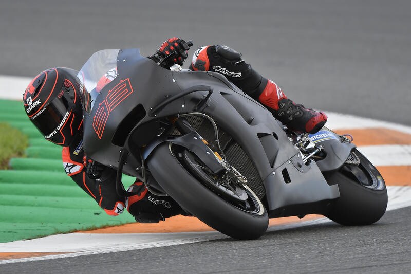 Test Jerez, ore 12: Lorenzo-Honda, prime modifiche al serbatoio