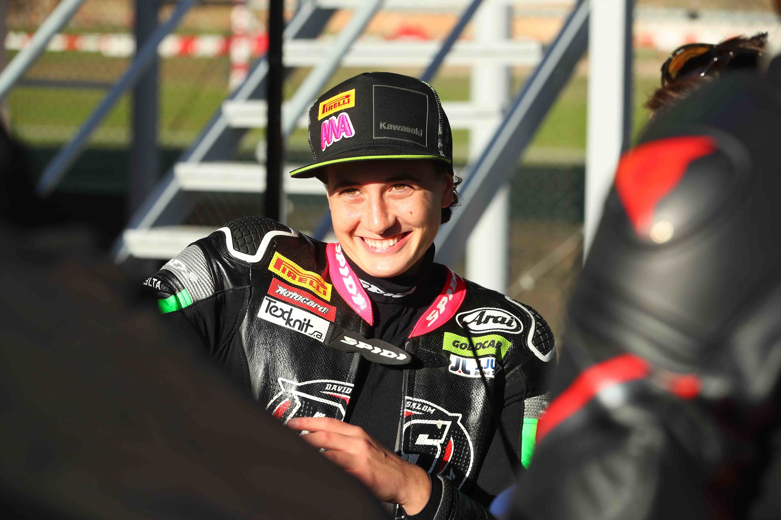 Ana Carrasco in sella alla Kawasaki Ninja 125 - le FOTO