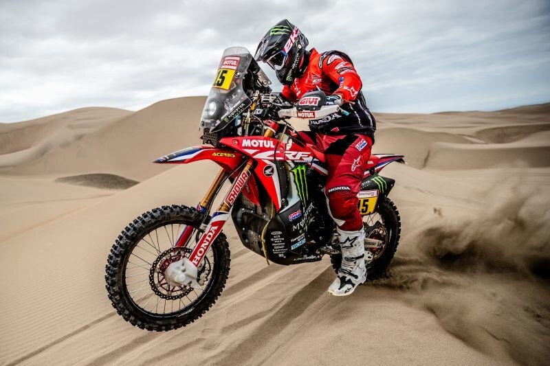 Dakar, colpo di scena: il motore tradisce Brabec