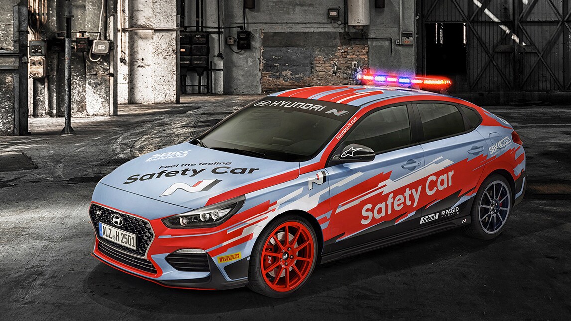 SBK, svelata la nuova safety car