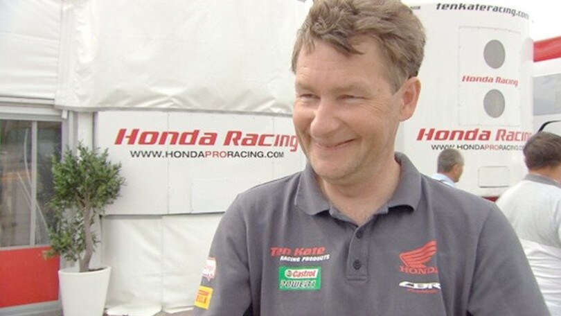 SBK: Ten Kate scalda i motori con Suzuki