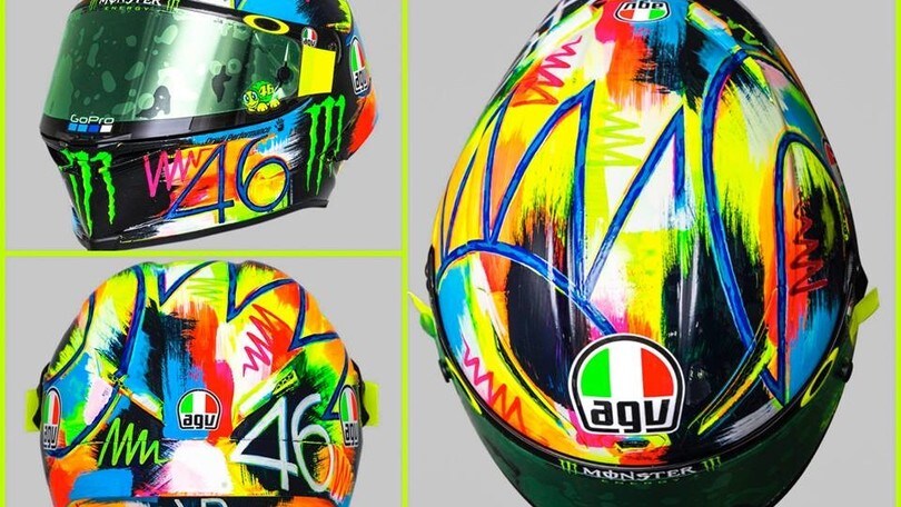 Rossi con un casco dalle grafiche fluo - le FOTO