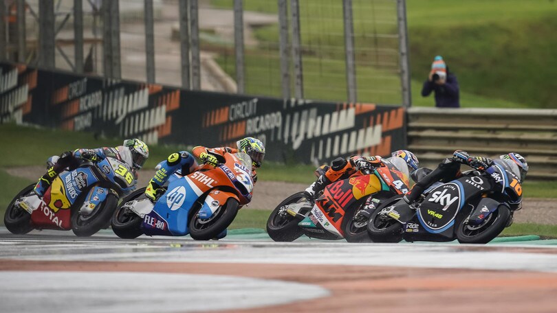 Moto3 e Moto2 scaldano i motori con i test di Jerez