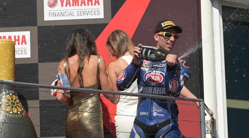 Melandri sul podio: "L'ultimo giro? Come una Superpole"