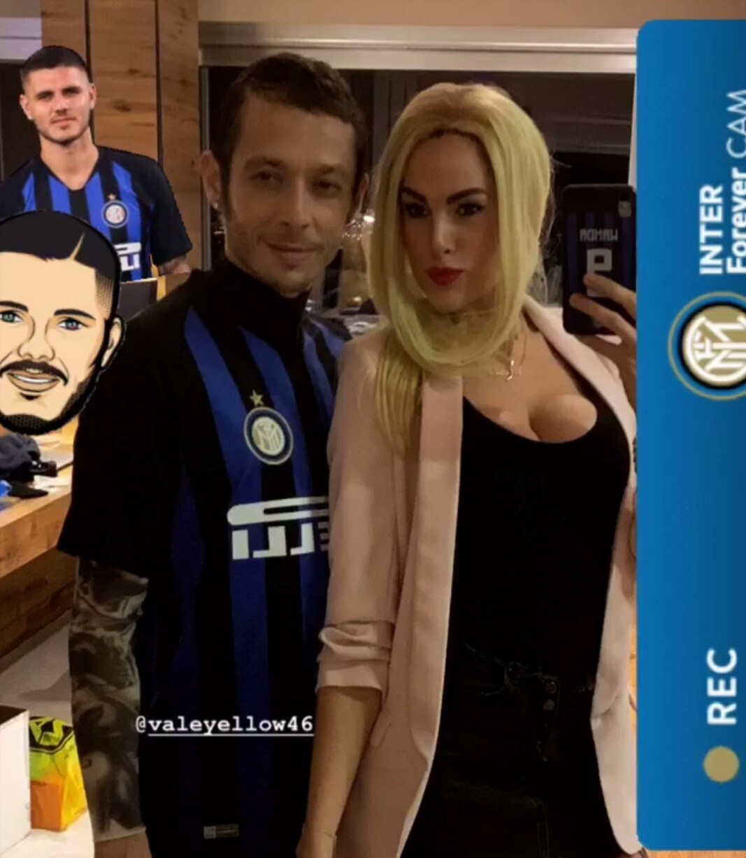Rossi e la fidanzata scherzano per Carnevale: travestiti da Icardi e Wanda