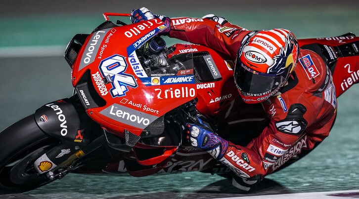 MotoGP Qatar, gara: Dovi vince un duello "show" con Marquez