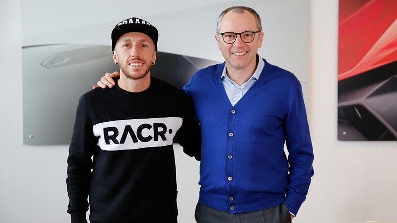 Tony Cairoli in pista con la Lamborghini