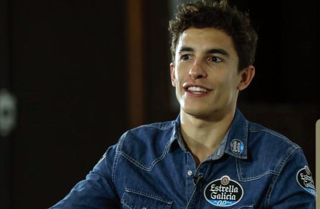 Marquez su Rossi come compagno di box: ”Se corre fino a 50 anni!”