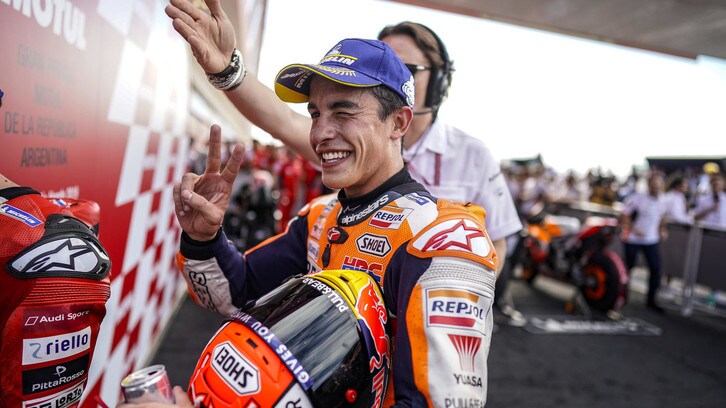 Marquez: "La stretta di mano a Rossi come un bacio al momento giusto”