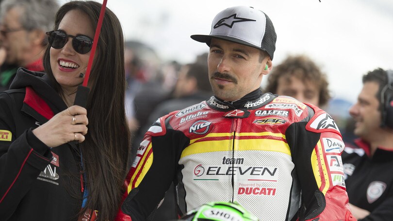 SBK Imola: Laverty cade e si frattura entrambe le mani