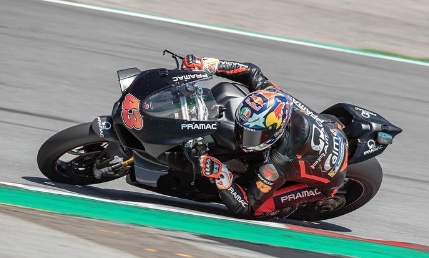 Che cosa ci fa Jack Miller sulla Ducati V4R di Bautista?