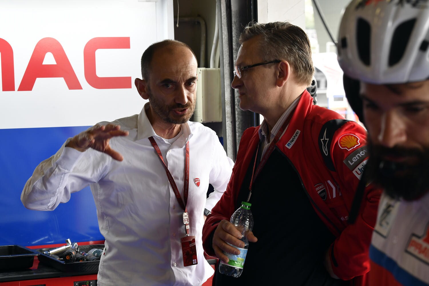 Domenicali: ”Mi dispiace per Lorenzo, è molto solo”