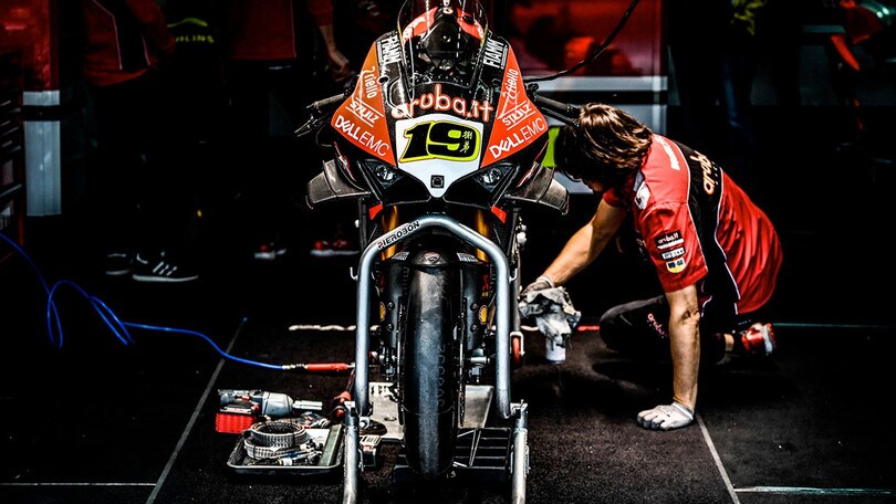 SBK Jerez: tutti contro Ducati